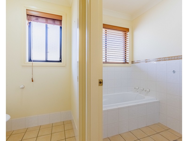 4 Turnberry Terrace, Dubbo NSW 2830