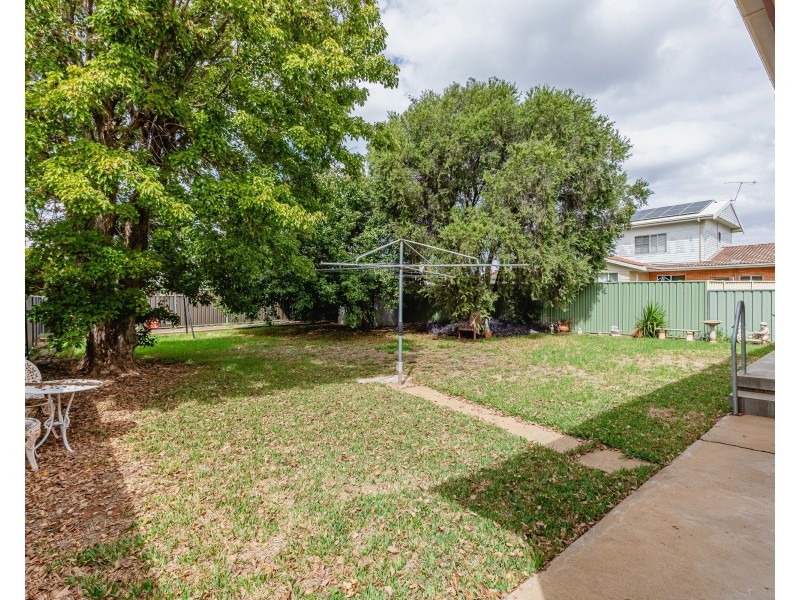 52 Howard Avenue, Dubbo NSW 2830