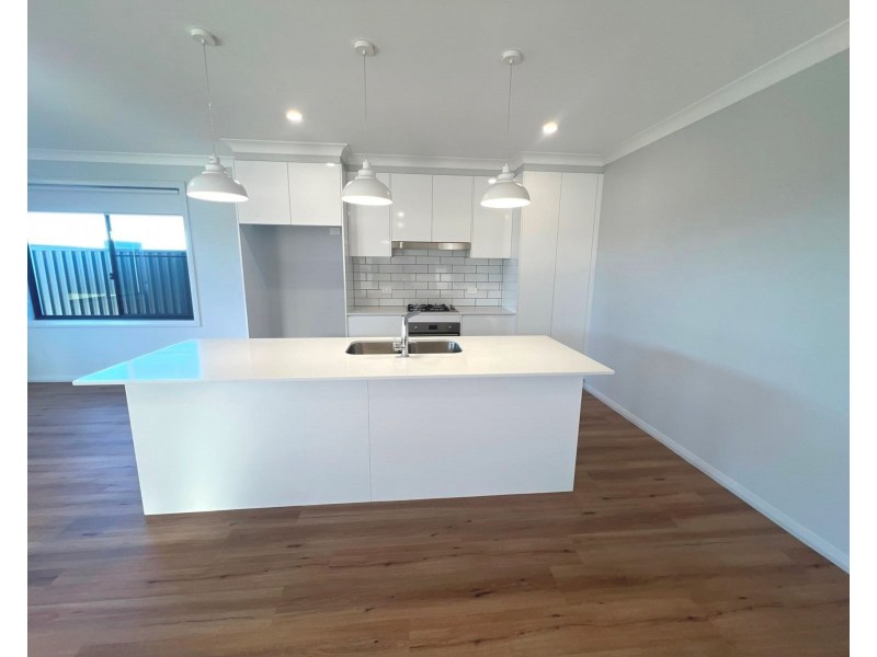 75 Magnolia Boulevard, Dubbo NSW 2830