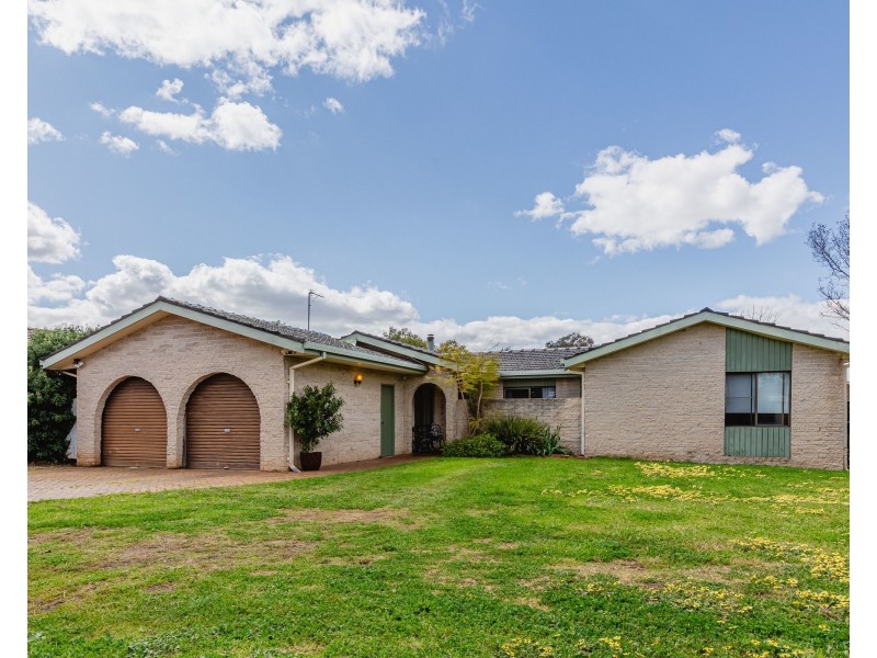 4 Hazelwood Drive, Dubbo NSW 2830