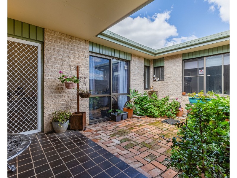 4 Hazelwood Drive, Dubbo NSW 2830
