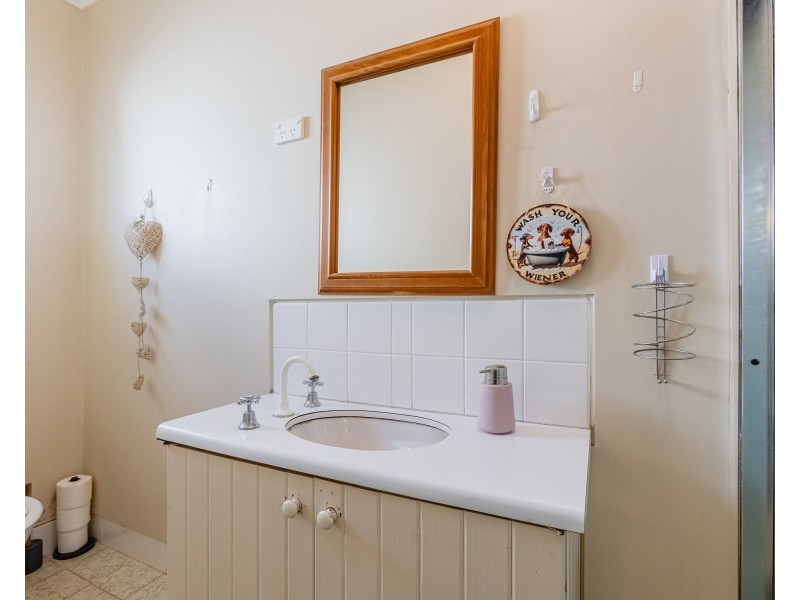 4 Hazelwood Drive, Dubbo NSW 2830