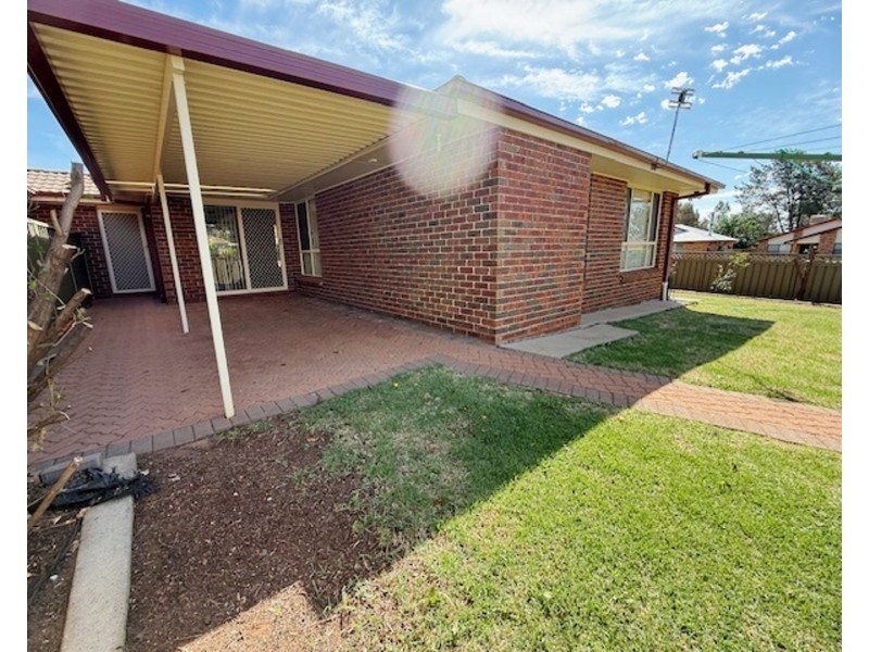 2 Paul McLean Place, Dubbo NSW 2830