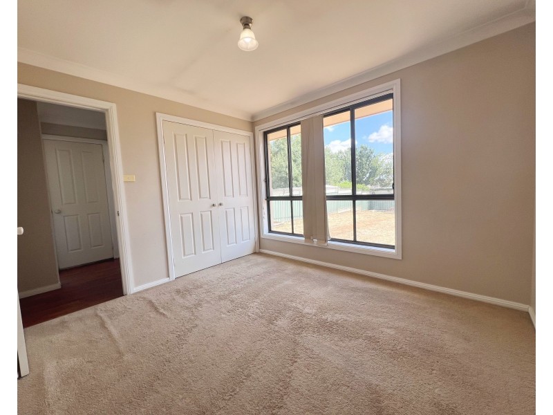 25 Cypress Point Drive, Dubbo NSW 2830