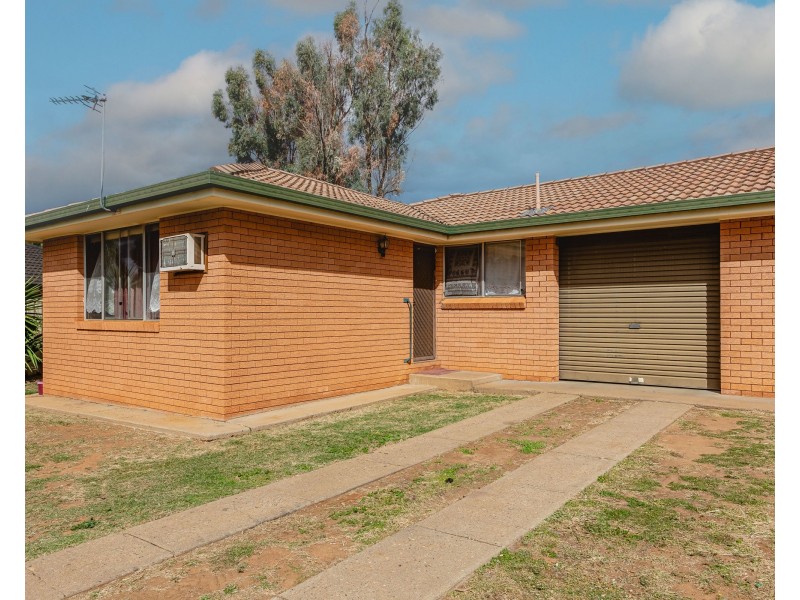 2/33 Springfield Way, Dubbo NSW 2830