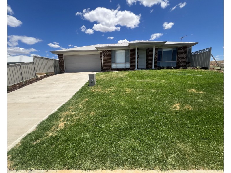 25 Chrisbrook Terrace, Dubbo NSW 2830
