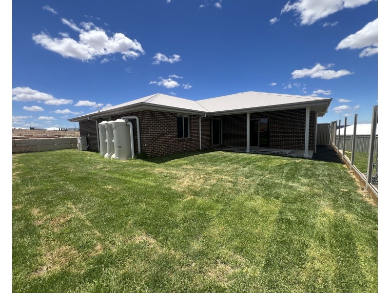 25 Chrisbrook Terrace, Dubbo NSW 2830
