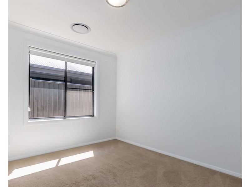 18 Fountain Circuit, Dubbo NSW 2830