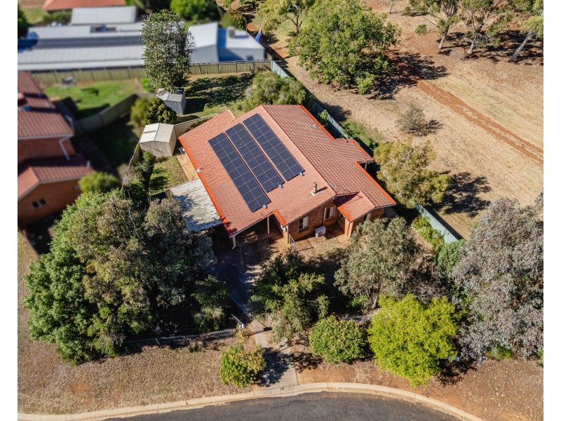 4 Light Place, Dubbo NSW 2830
