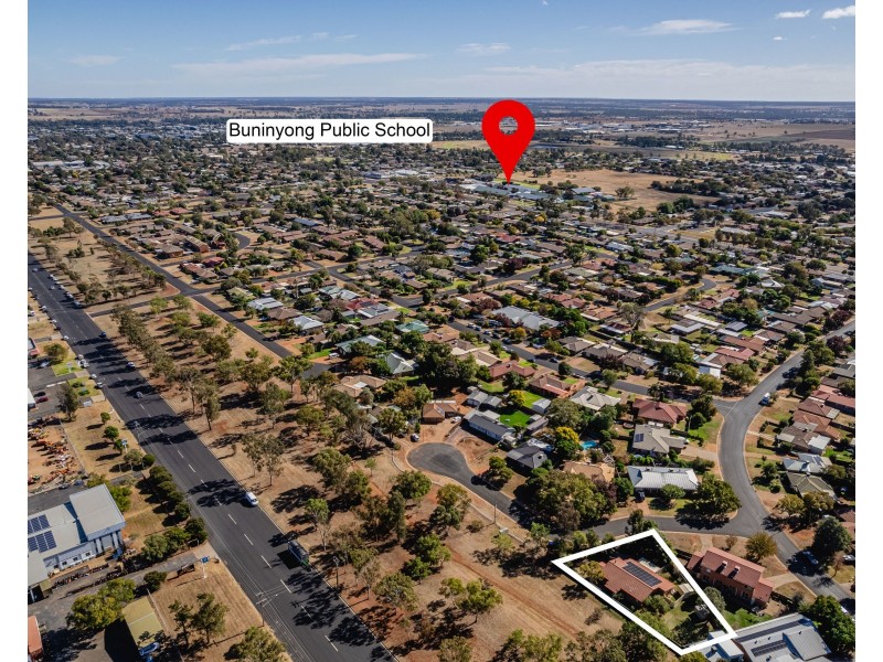 4 Light Place, Dubbo NSW 2830
