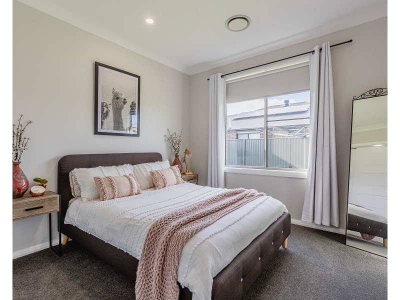 35 Bradford Circuit, Dubbo NSW 2830
