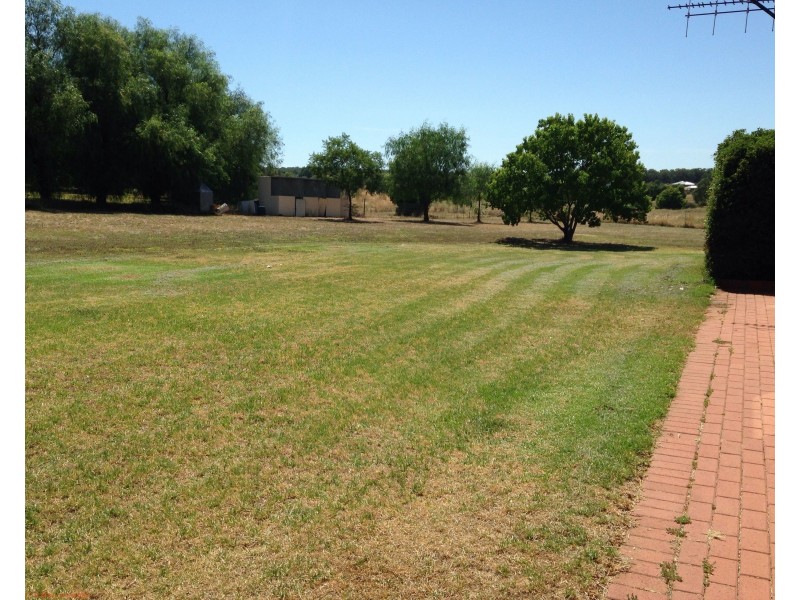 9R Debeaufort Drive, Dubbo NSW 2830