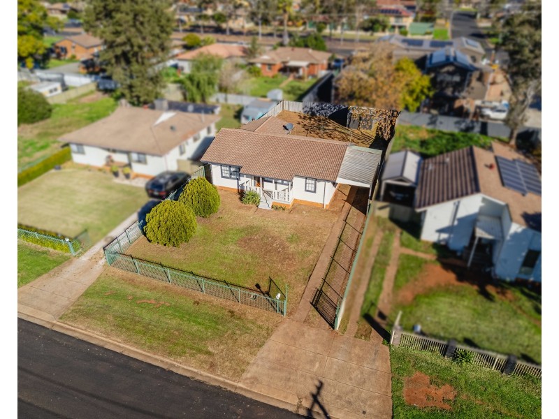 9 Houston Drive, Dubbo NSW 2830