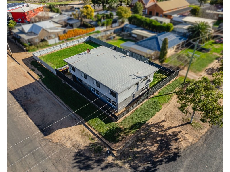 12 Mingelo Street, Narromine NSW 2821