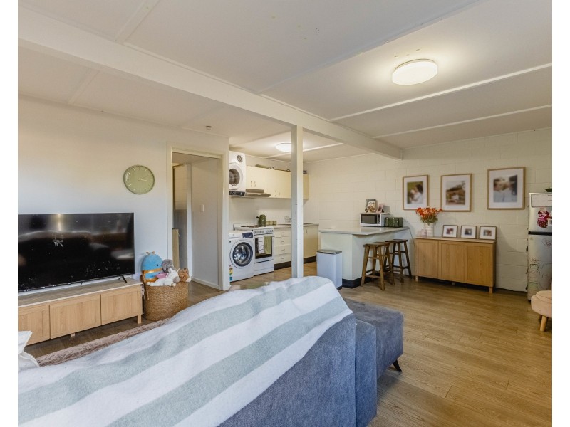 12 Mingelo Street, Narromine NSW 2821