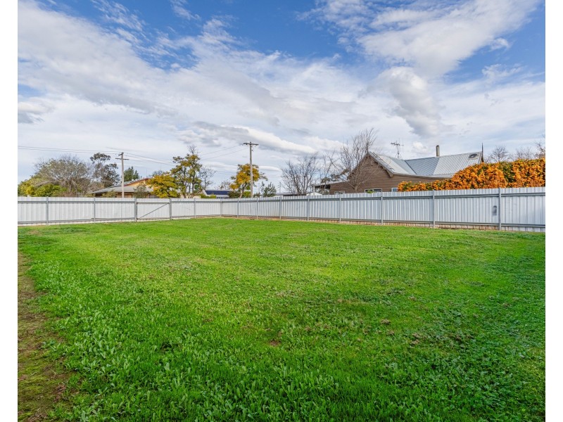 12 Mingelo Street, Narromine NSW 2821