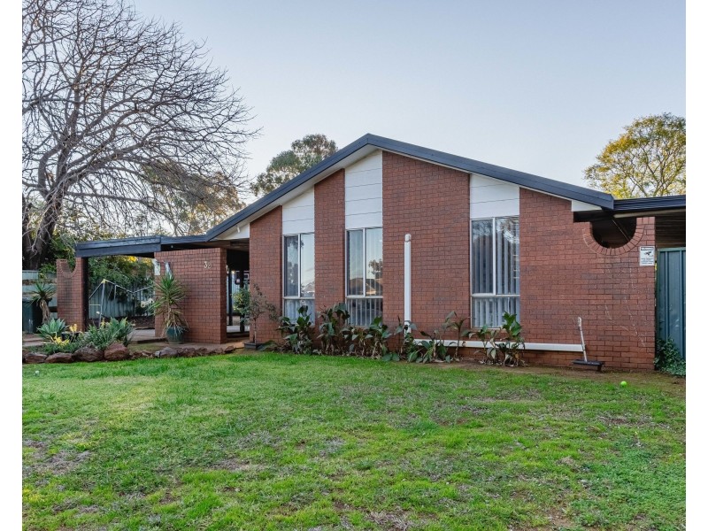 32 Springfield Way, Dubbo NSW 2830