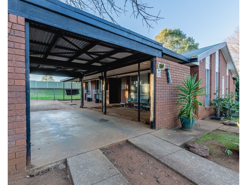 32 Springfield Way, Dubbo NSW 2830