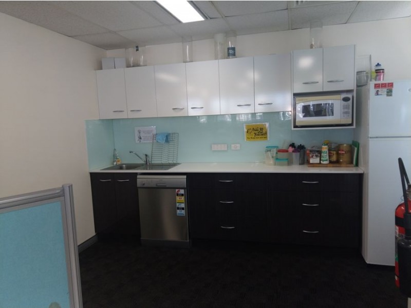 Suite 4 303 Coronation Drive, Milton QLD 4064