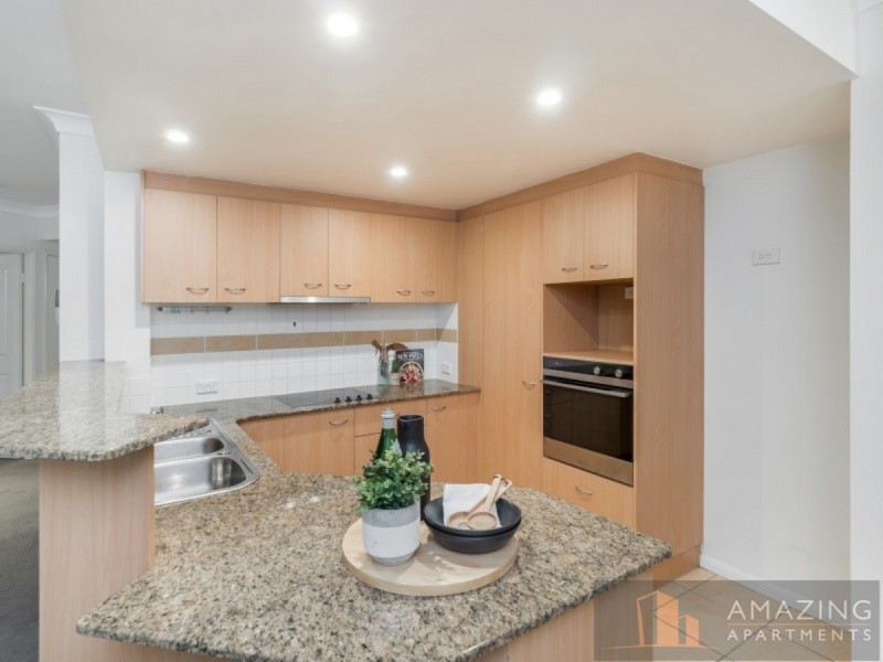 12/64 Lambert Street, Kangaroo Point QLD 4169