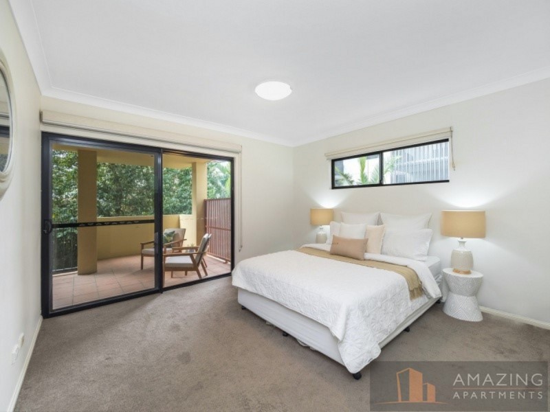 12/64 Lambert Street, Kangaroo Point QLD 4169