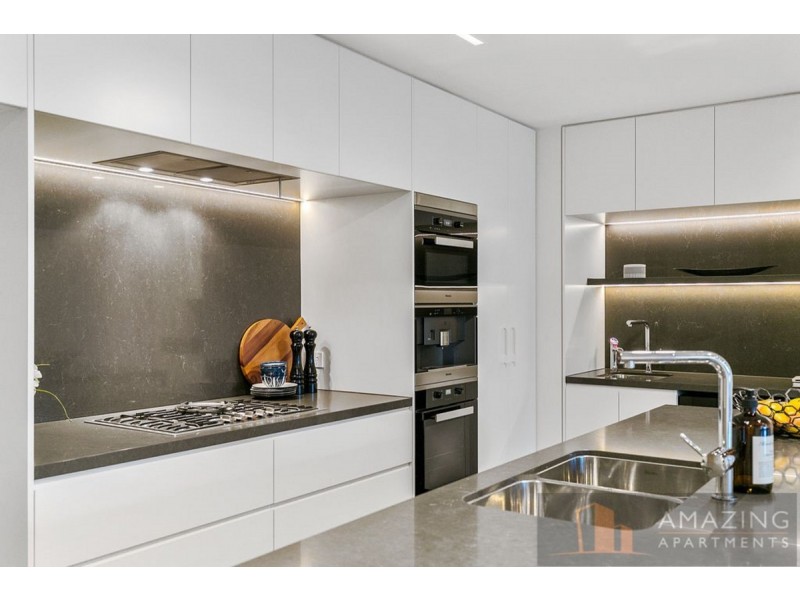 9104/50 Parkside Circuit, Hamilton QLD 4007