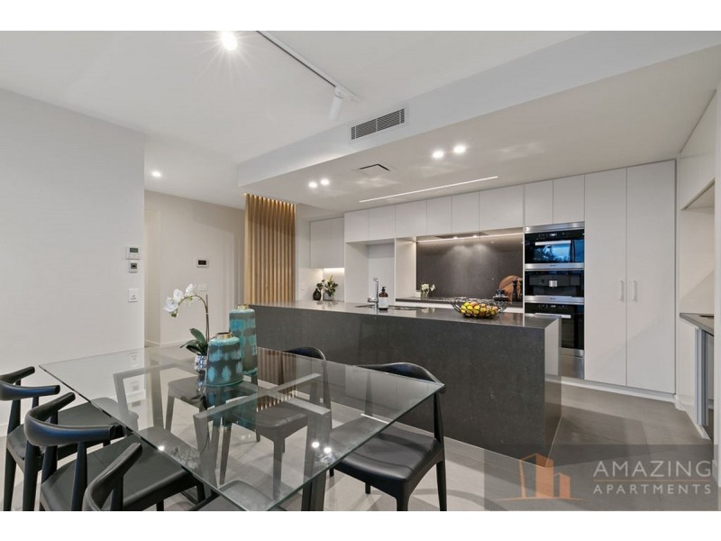 9104/50 Parkside Circuit, Hamilton QLD 4007