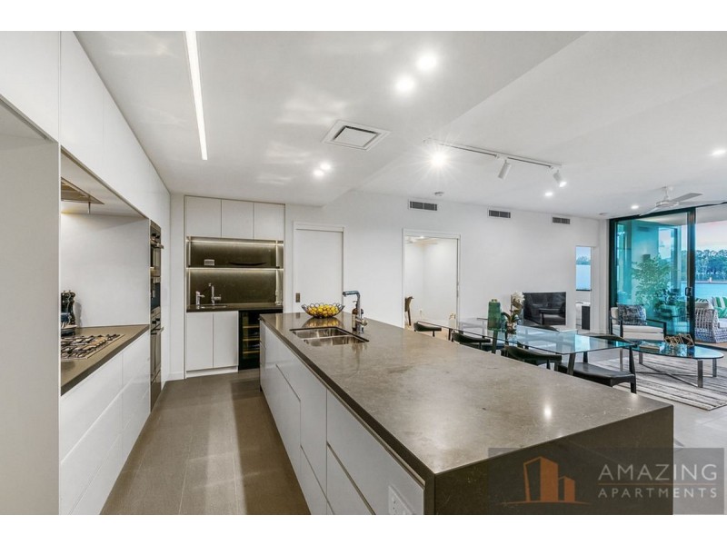 9104/50 Parkside Circuit, Hamilton QLD 4007