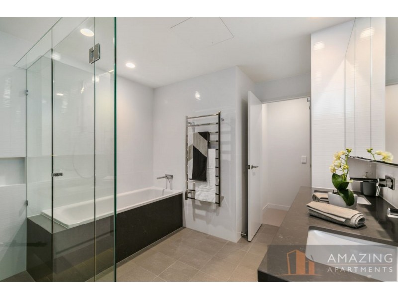 9104/50 Parkside Circuit, Hamilton QLD 4007