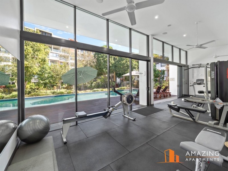 10 Pidgeon Close, West End QLD 4101