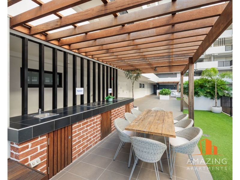 45 Wellington Road, East Brisbane QLD 4169