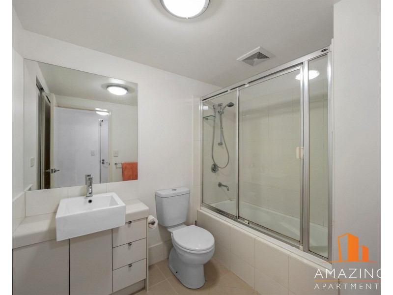 23 Playfield Street, Chermside QLD 4032