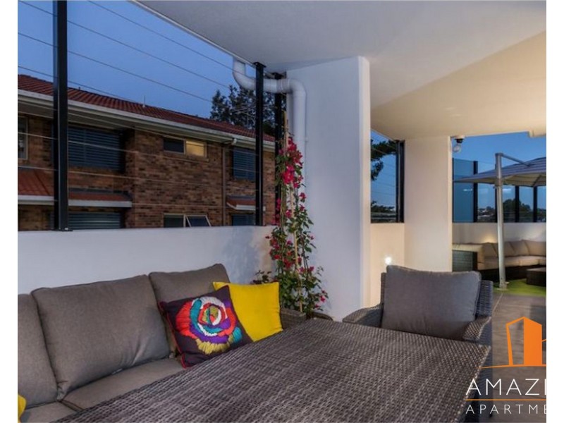 3 Harrys Road, Taringa QLD 4068