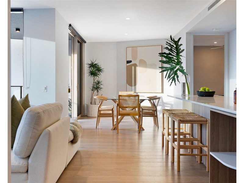 140 Wellington Road, East Brisbane QLD 4169