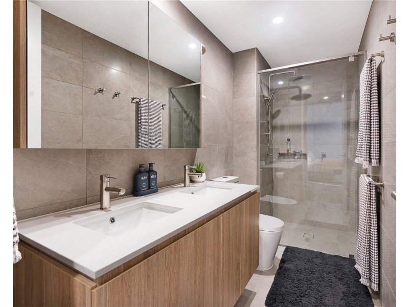 140 Wellington Road, East Brisbane QLD 4169