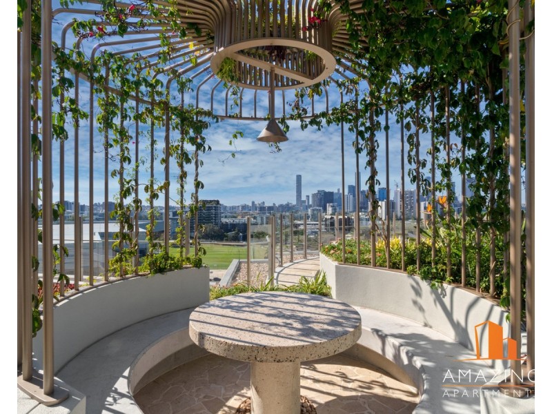 11 Pidgeon Close, West End QLD 4101