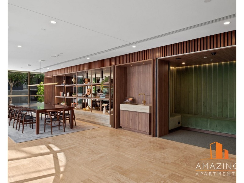 11 Pidgeon Close, West End QLD 4101