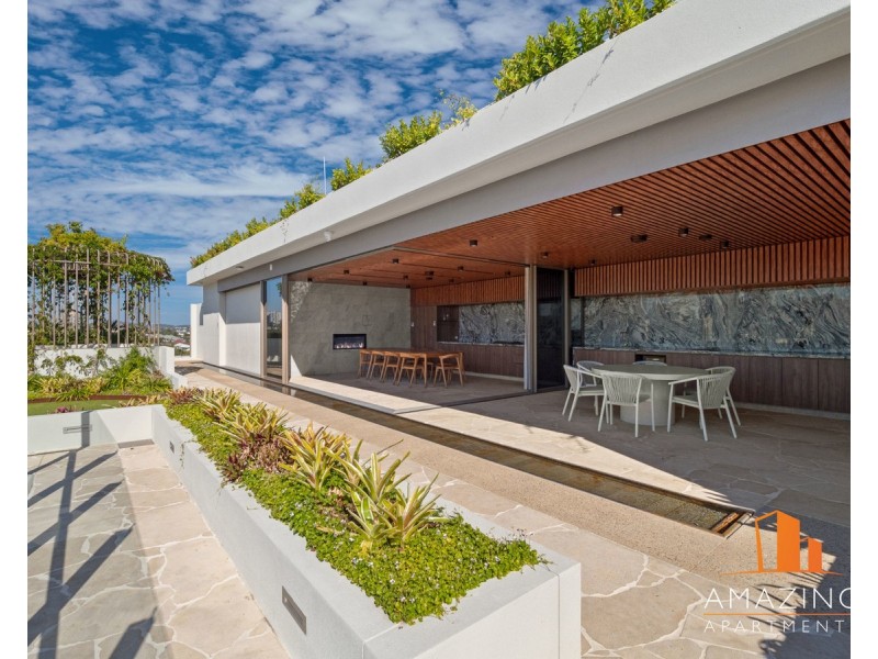 11 Pidgeon Close, West End QLD 4101