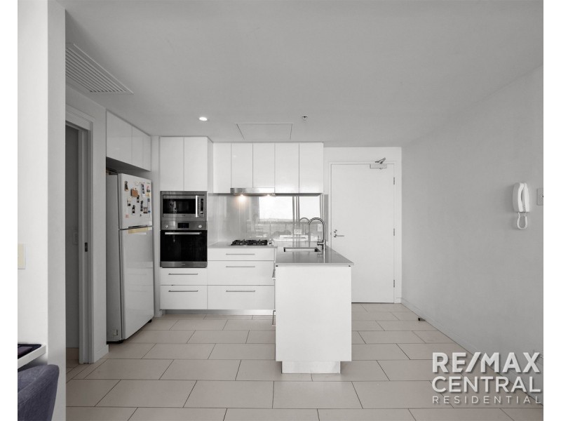 L8/16 Hamilton Place, Bowen Hills QLD 4006