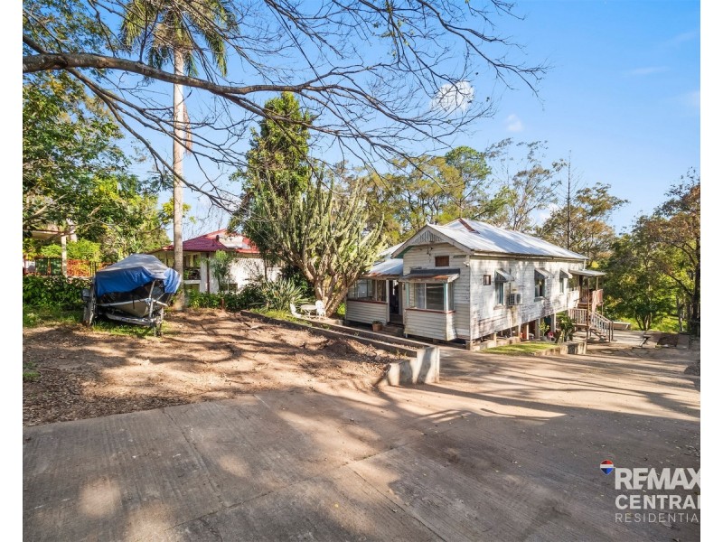245 Old Logan Road, Camira QLD 4300