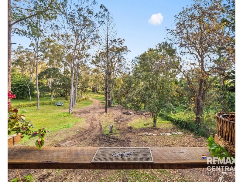 245 Old Logan Road, Camira QLD 4300
