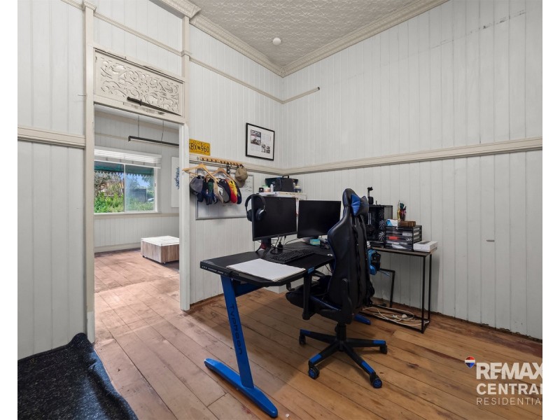 245 Old Logan Road, Camira QLD 4300