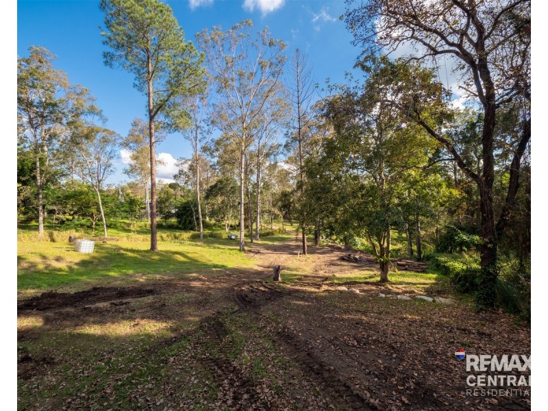 245 Old Logan Road, Camira QLD 4300
