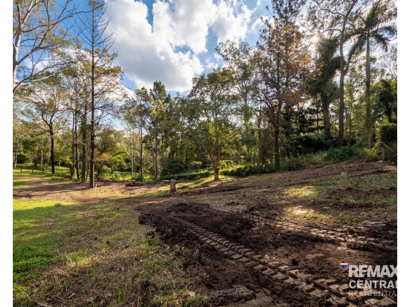 245 Old Logan Road, Camira QLD 4300