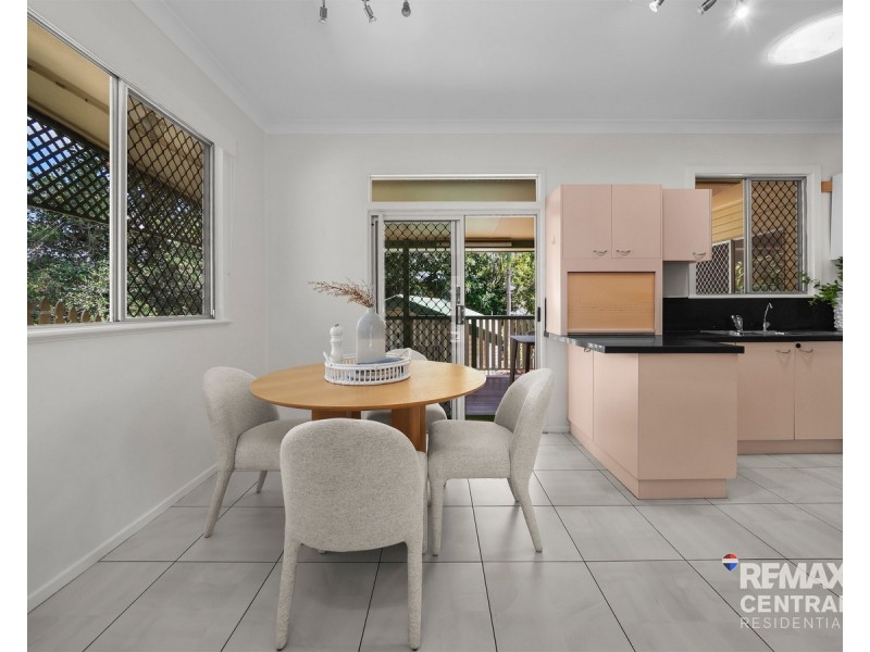 26 Parnoolar Crescent, Ferny Hills QLD 4055