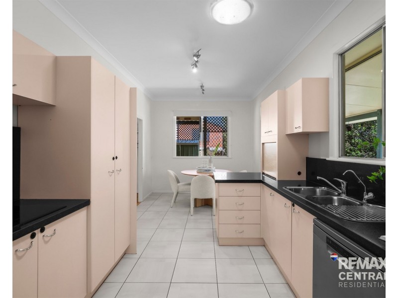 26 Parnoolar Crescent, Ferny Hills QLD 4055