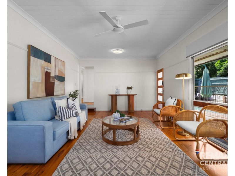 26 Parnoolar Crescent, Ferny Hills QLD 4055