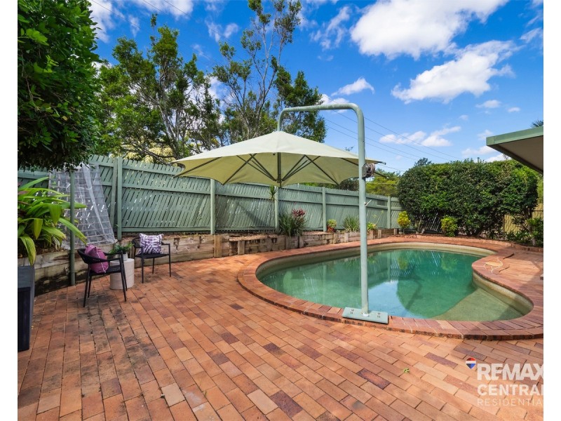 26 Parnoolar Crescent, Ferny Hills QLD 4055