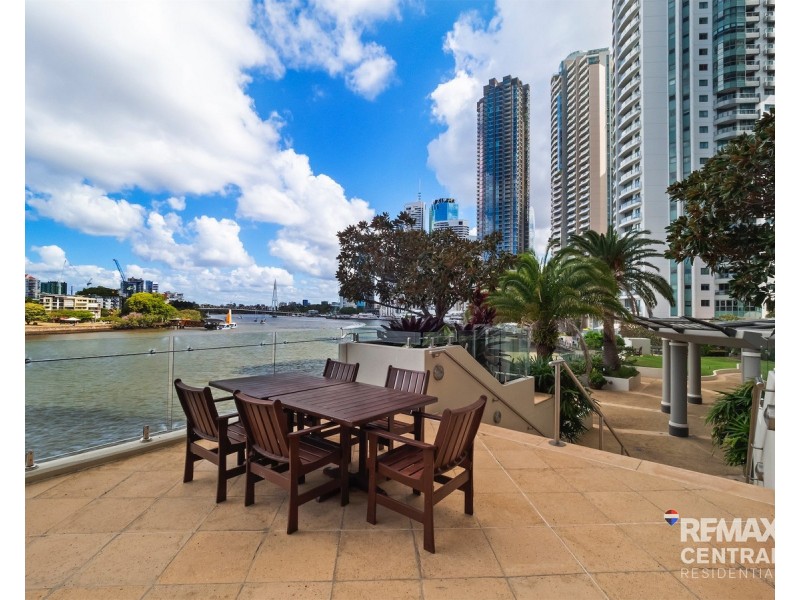 Level 27/32 Macrossan Street, Brisbane City QLD 4000