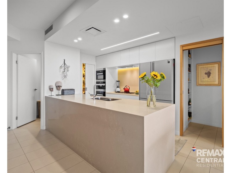 Level 4/50 Parkside Circuit, Hamilton QLD 4007